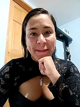 Snapshot of kamila_lovee chatting on October 2025 07:58:01 PM kamila lovee online show from October 2025 07:58:01 PM