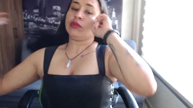 Snapshot of kamila_lovee chatting on October 2025 09:44:01 PM kamila lovee online show from October 2025 09:44:01 PM