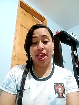 Snapshot of kamila_lovee chatting on November 2025 08:32:01 PM kamila lovee online show from November 2025 08:32:01 PM