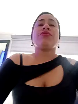 Snapshot of kamila_lovee chatting on November 2025 07:24:01 PM kamila lovee online show from November 2025 07:24:01 PM