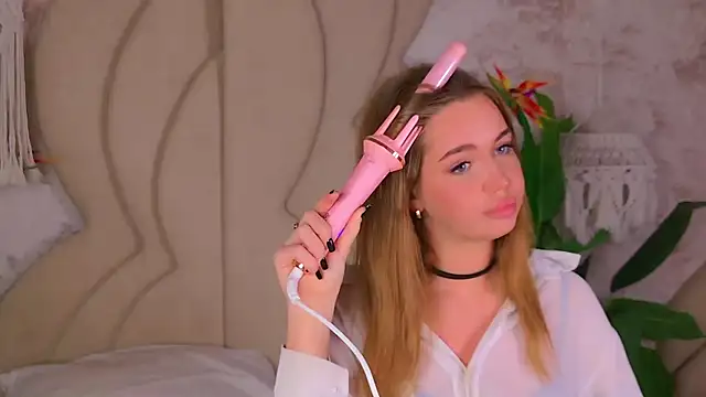 EvansLover online show from November 2025 10:04:02 PM