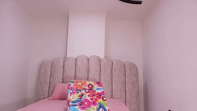 sharlott miller online show from December 2025 11:52:01 AM