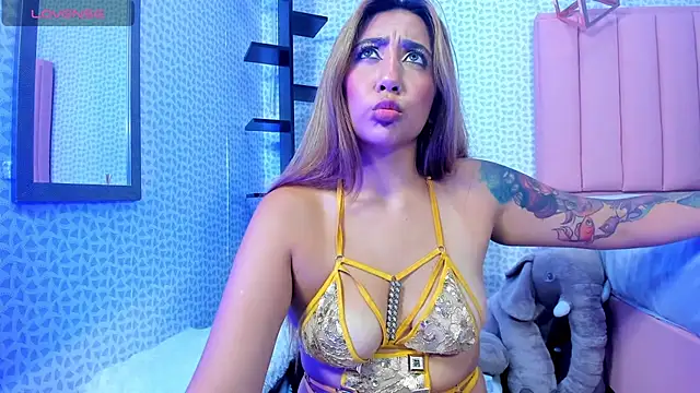 Snapshot of CALANTHELOVE1 chatting on November 2025 10:37:01 PM CALANTHELOVE1 online show from November 2025 10:37:01 PM