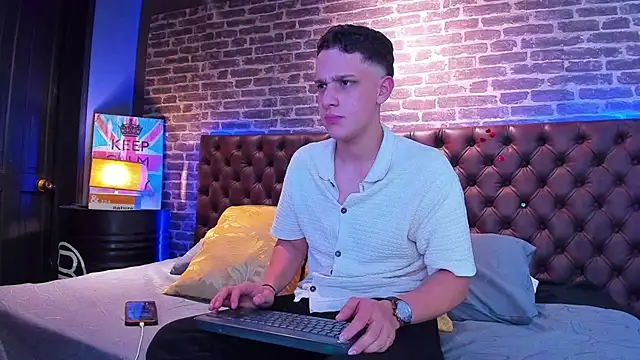 Snapshot of Thomas_May4rs chatting on February 2025 04:03:01 AM Thomas May4rs online show from February 2025 04:03:01 AM