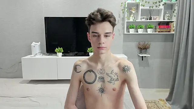 avegothy- online show from February 2025 08:05:01 AM