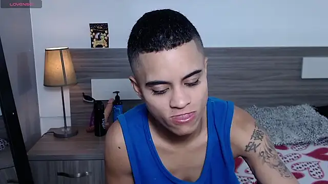 Liiamthompson online show from November 2025 10:53:02 PM