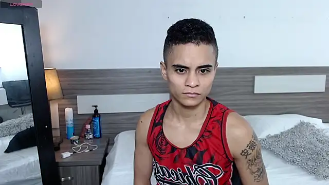 Liiamthompson online show from December 2025 10:31:01 AM