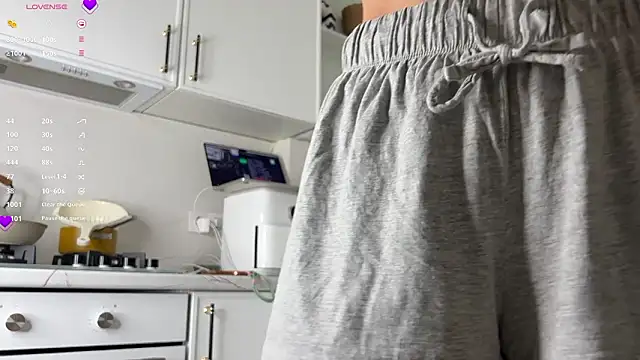 WhiteAnni online show from February 2026 05:48:02 AM