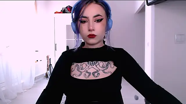 purplewitch online show from October 2025 06:43:02 AM