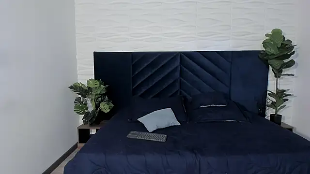 Alexa vandercloude online show from February 2025 11:45:01 PM