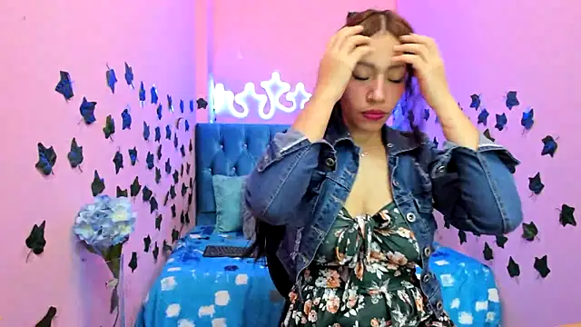 Snapshot of IZZY_BEAUTIFUL chatting on March 2025 10:05:01 PM IZZY BEAUTIFUL online show from March 2025 10:05:01 PM