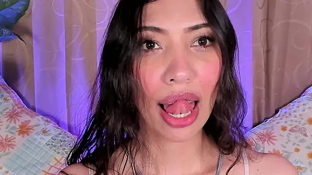 Snapshot of Miss_veronicaa2 chatting on May 2026 01:08:01 PM Miss veronicaa2 online show from May 2026 01:08:01 PM