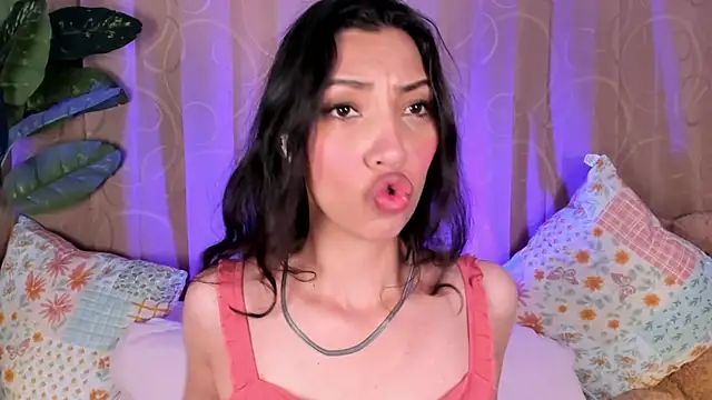 Snapshot of Miss_veronicaa2 chatting on June 2026 01:13:01 PM Miss veronicaa2 online show from June 2026 01:13:01 PM