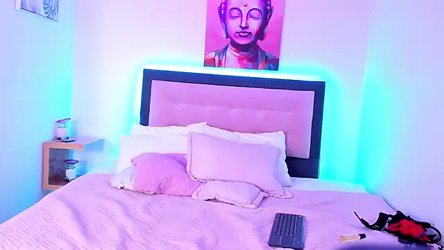 sophie moonnn online show from February 2025 11:39:01 PM