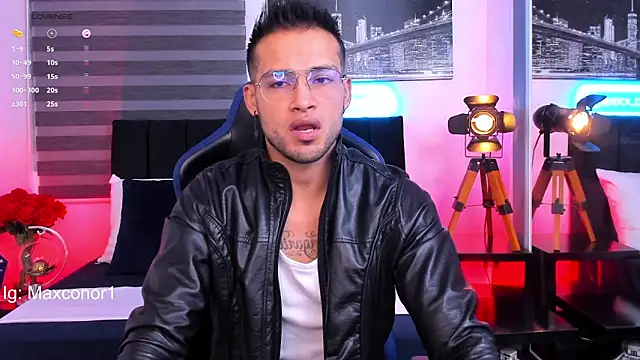 Max Conor1 online show from March 2025 10:49:02 AM