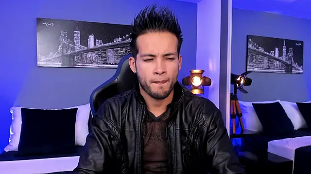 Max Conor1 online show from September 2025 11:54:02 AM