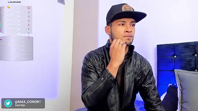 Max Conor1 online show from October 2025 01:43:02 PM