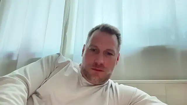 Christian87xxx online show from February 2026 03:27:02 PM