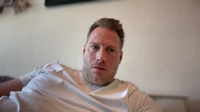 Christian87xxx online show from May 2026 05:21:02 PM