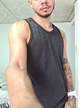 Niick01  online show from October 2025 06:27:02 PM