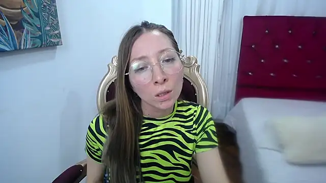 Snapshot of Carlin_Diaz chatting on February 2025 11:46:01 PM Carlin Diaz online show from February 2025 11:46:01 PM