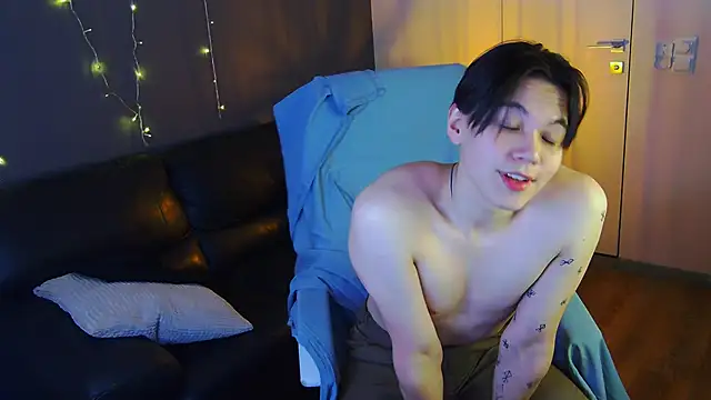 Snapshot of just_gay_ chatting on February 2025 10:42:02 PM just gay  online show from February 2025 10:42:02 PM