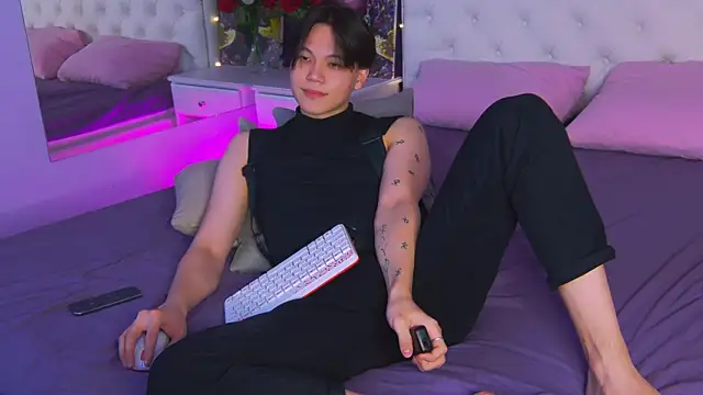 Snapshot of just_gay_ chatting on March 2025 10:34:02 PM just gay  online show from March 2025 10:34:02 PM