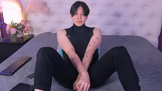 Snapshot of just_gay_ chatting on March 2025 01:08:01 PM just gay  online show from March 2025 01:08:01 PM