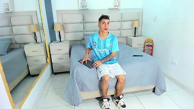 Snapshot of JhoanLeandro chatting on March 2025 04:36:02 AM JhoanLeandro online show from March 2025 04:36:02 AM