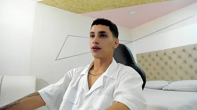 Snapshot of JhoanLeandro chatting on September 2025 05:06:02 AM JhoanLeandro online show from September 2025 05:06:02 AM