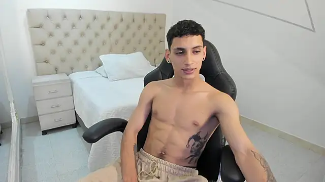 Snapshot of JhoanLeandro chatting on October 2025 05:24:01 AM JhoanLeandro online show from October 2025 05:24:01 AM