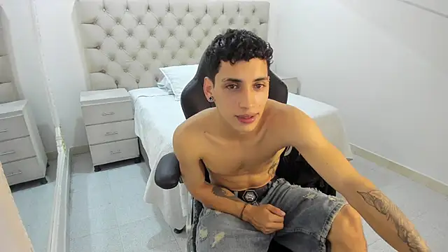 Snapshot of JhoanLeandro chatting on November 2025 05:21:01 AM JhoanLeandro online show from November 2025 05:21:01 AM