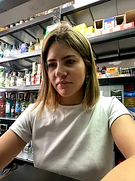 Andrea18 blonde online show from December 2025 01:49:01 PM