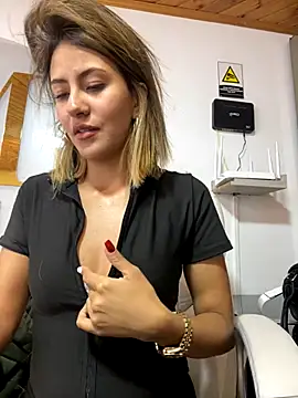 Andrea18 blonde online show from December 2025 07:53:02 PM