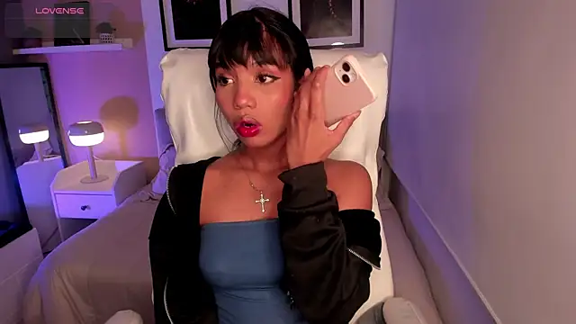 Gigi Strawberry online show from October 2025 05:15:01 AM