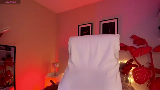 Gigi Strawberry online show from February 2026 05:34:02 AM