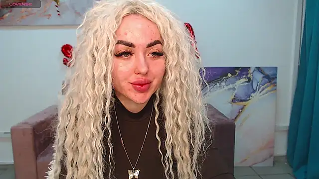 Snapshot of MissisCaty chatting on February 2025 07:45:02 PM MissisCaty online show from February 2025 07:45:02 PM