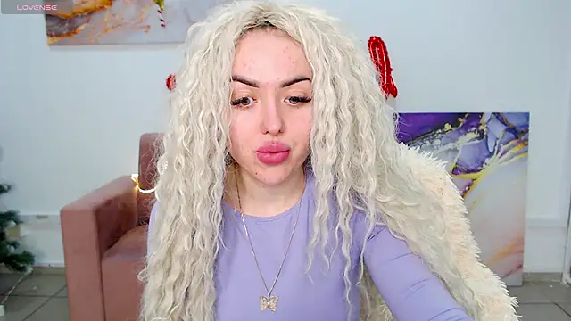 Snapshot of MissisCaty chatting on February 2025 03:45:01 AM MissisCaty online show from February 2025 03:45:01 AM