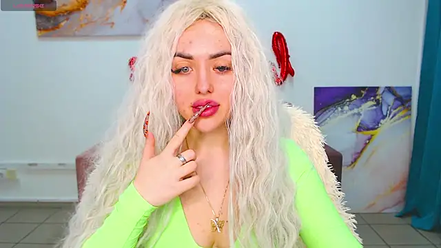 Snapshot of MissisCaty chatting on March 2025 12:46:01 PM MissisCaty online show from March 2025 12:46:01 PM