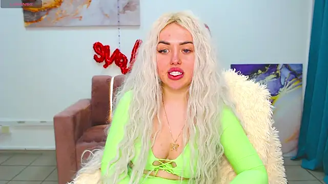 Snapshot of MissisCaty chatting on March 2025 03:50:02 PM MissisCaty online show from March 2025 03:50:02 PM