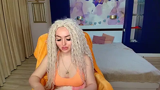 Snapshot of MissisCaty chatting on November 2025 07:35:02 PM MissisCaty online show from November 2025 07:35:02 PM