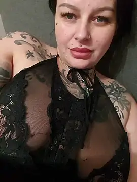 CannabisQueenn online show from November 2025 07:49:02 PM