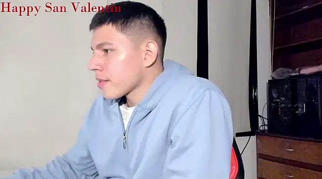Snapshot of JamesCr_ chatting on February 2025 04:15:01 AM JamesCr online show from February 2025 04:15:01 AM