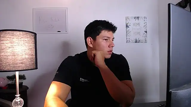 Snapshot of JamesCr_ chatting on October 2025 01:06:02 AM JamesCr online show from October 2025 01:06:02 AM