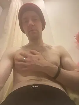 Snapshot of LynnAhNight chatting on February 2025 03:04:01 AM LynnAhNight online show from February 2025 03:04:01 AM