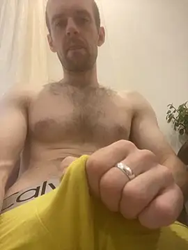 Snapshot of LynnAhNight chatting on September 2025 03:17:01 AM LynnAhNight online show from September 2025 03:17:01 AM