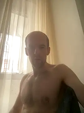 Snapshot of LynnAhNight chatting on September 2025 04:40:02 AM LynnAhNight online show from September 2025 04:40:02 AM