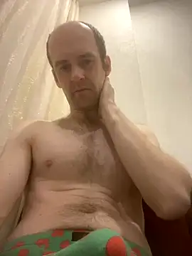 Snapshot of LynnAhNight chatting on October 2025 03:14:02 AM LynnAhNight online show from October 2025 03:14:02 AM