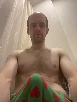 Snapshot of LynnAhNight chatting on October 2025 03:27:01 AM LynnAhNight online show from October 2025 03:27:01 AM