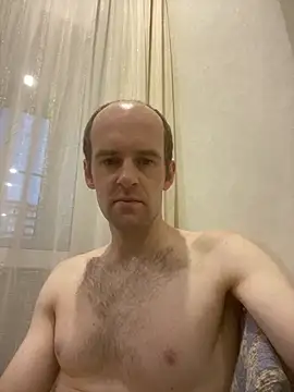 Snapshot of LynnAhNight chatting on October 2025 03:28:02 AM LynnAhNight online show from October 2025 03:28:02 AM